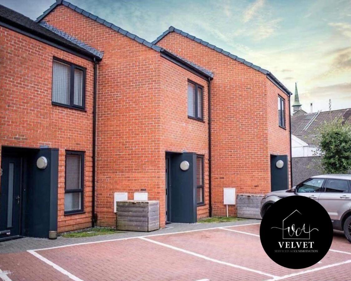 1 Bed House At Velvet Serviced Accommodation Swansea With Free Parking & Wifi - Sa1 Exterior photo